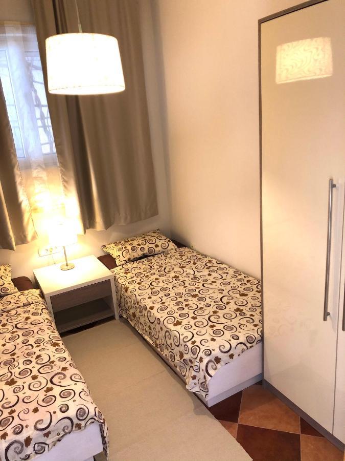 Lovely Apartment Свети-Стефан Экстерьер фото